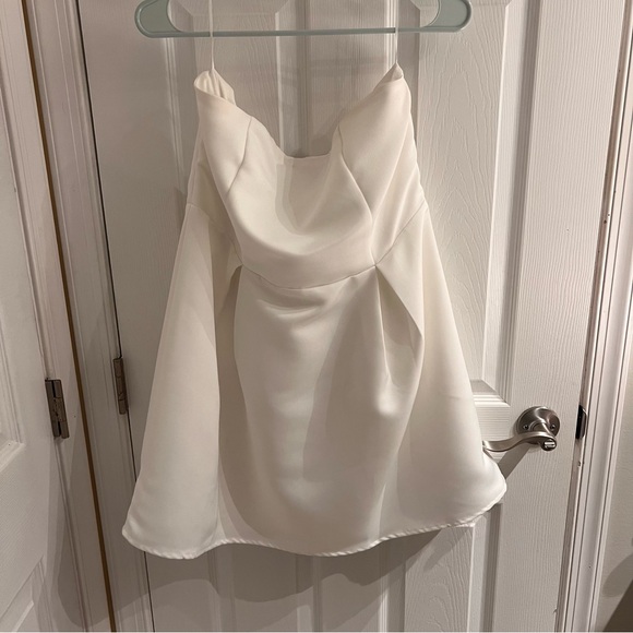 Princess‎ Polly Strapless White Dress - Picture 10 of 10